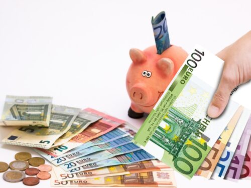 piggy bank, save up, saved up, cash injection, money, finance, economical, pig, save money, hand, dollar bill, euro, coin, spar slot, pig feed, piggy bank, piggy bank, piggy bank, piggy bank, piggy bank, money, save money, save money, euro, euro