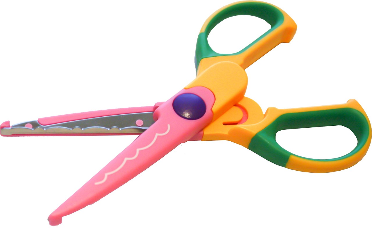 scissors, pattern scissors, cut