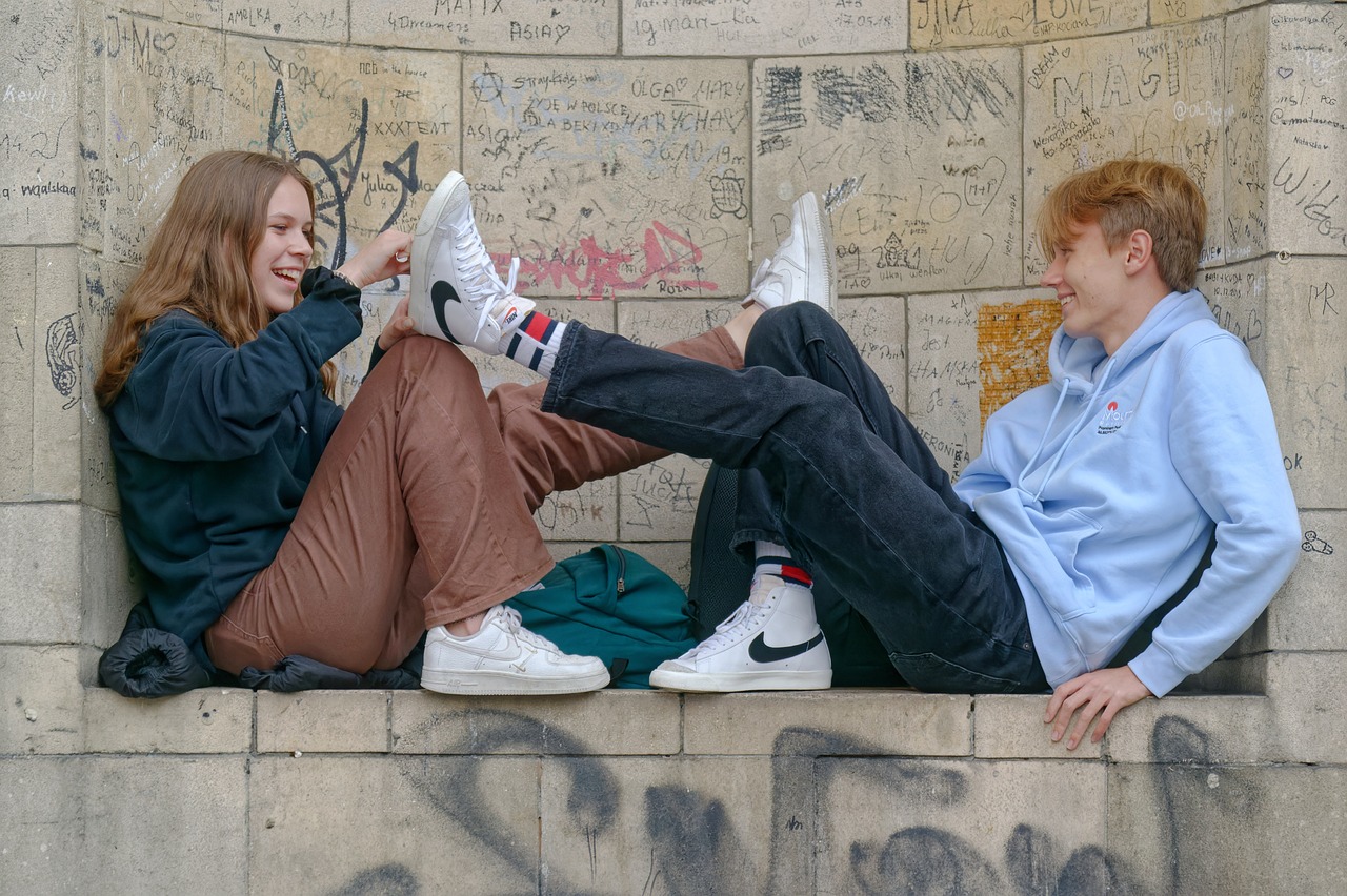 couple, teen, wall, relaxation, place, boy, girl, young people, happy, game, enjoying, people, concrete, graff, doodles, urban, town, couple, couple, teen, teen, teen, teen, teen, people, people, people