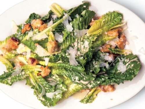 Cezario žudymas virtuvėje arba kulinarinės aistros ir spekuliacijos dėl vienų salotų (I)