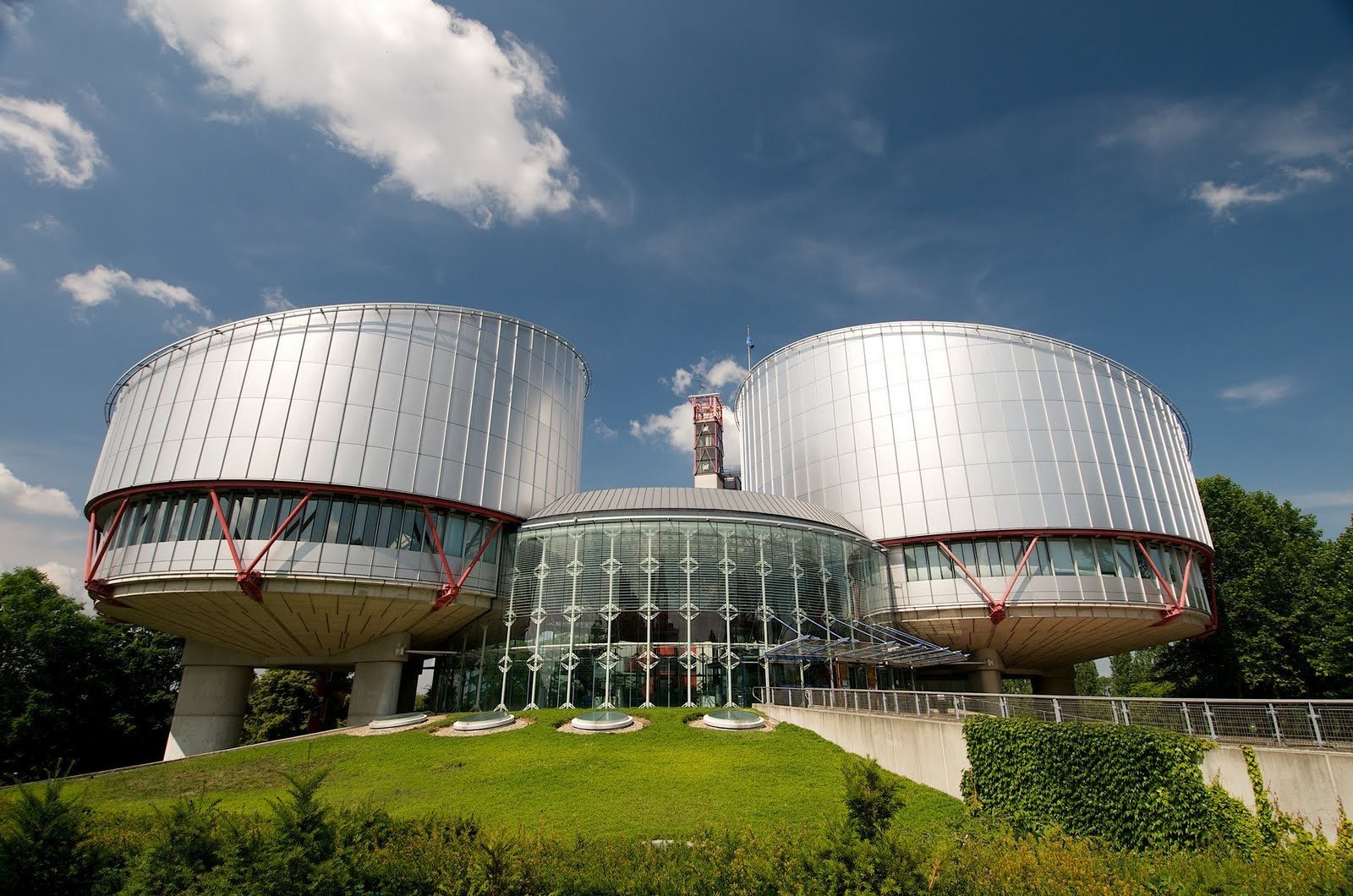 Strasbura human rights court.jpg