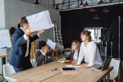 Kaip išspręsti konfliktą aplinkai? Ar konfliktas gali būti draugiškas aplinkai? Kas yra konfliktas ir kaip jį atpažinti? Kuris konfliktas yra aplinkosauginis?