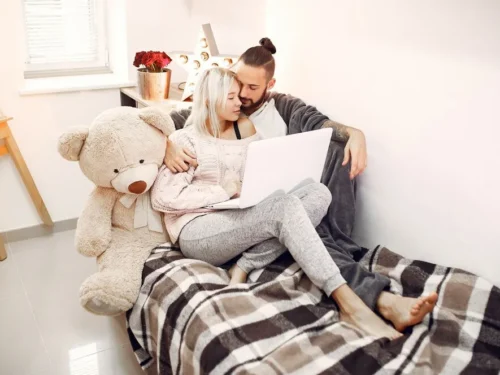 Neturtingi vyrai yra geriausi meilužiai