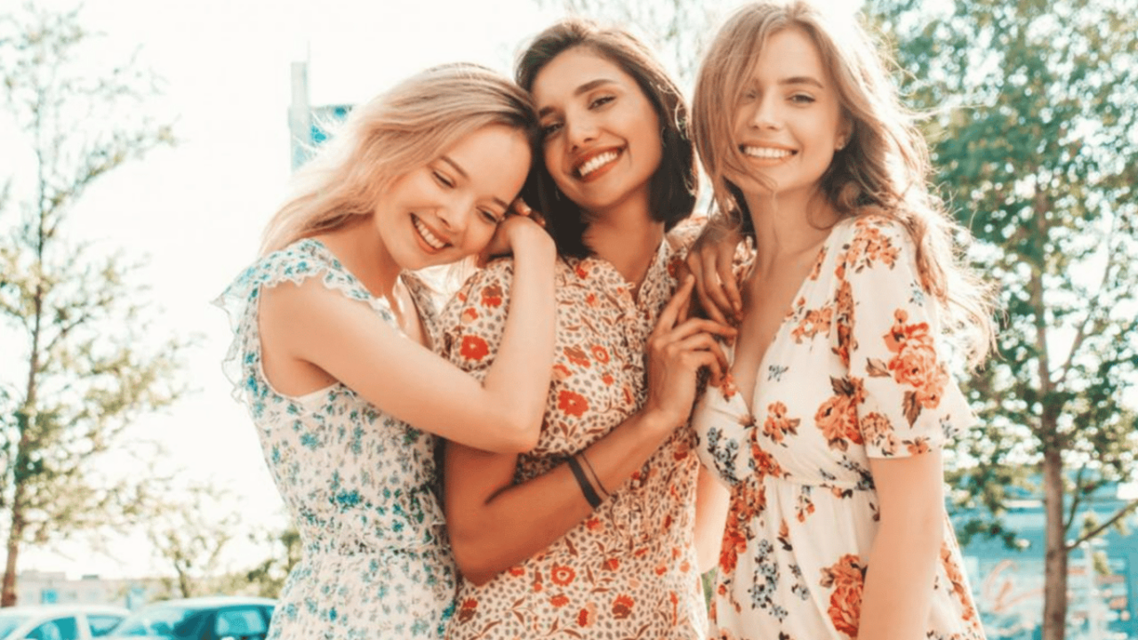 Elegancija ir moteriškumas – madingiausios šios 2024 metų vasaros suknelės