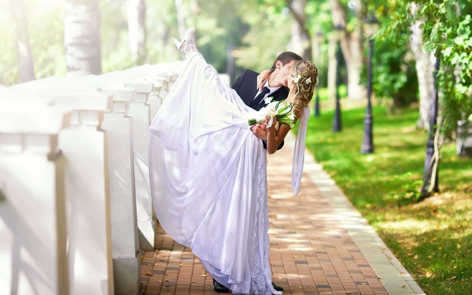 Romantic love couples.jpg