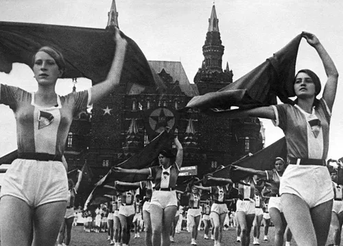 „Šalin nekaltybę!“ Sovietų valdžia surengė seksualinę revoliuciją. Kodėl neužilgo dėl to pasigailėjo?