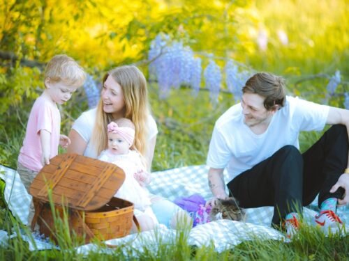 Kas šeimoje turi auklėti vaikus?